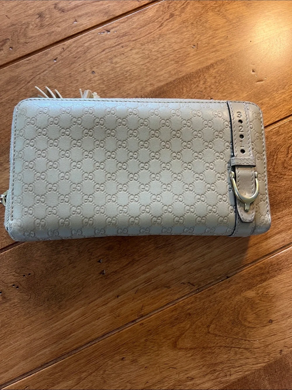 Gucci Light Gray Signature Leather Zip Wallet with Tassel Accent MicrGucciassima